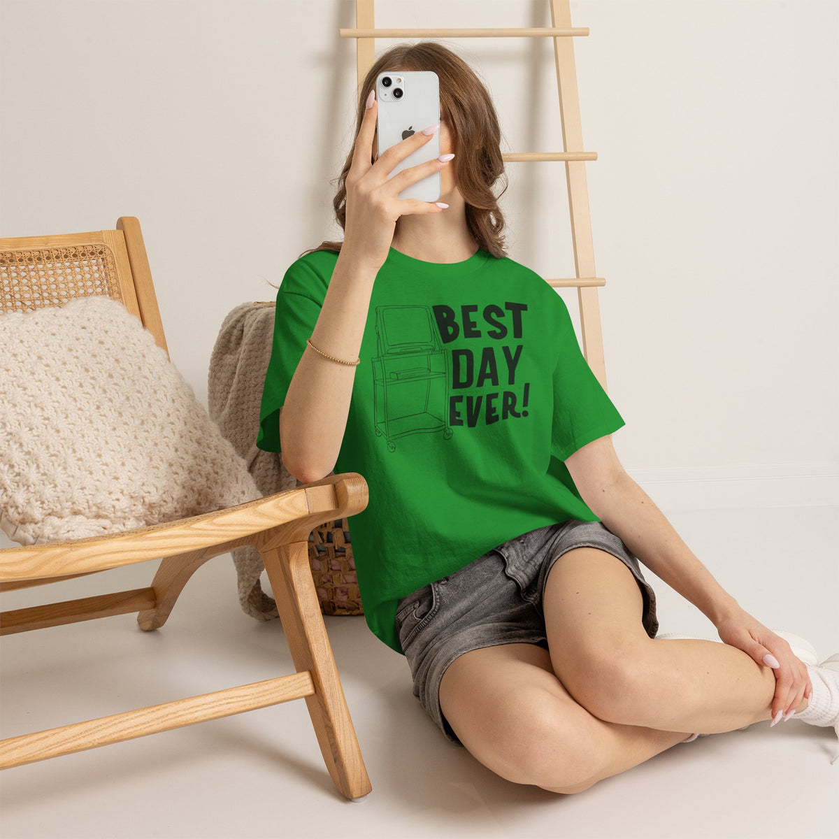 Best Day Ever TV Cart T-Shirt | Retro School Nostalgia Tee