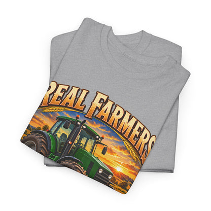 Real Farmers Green Tractor – Gildan 5000 T-Shirt | 309-R1