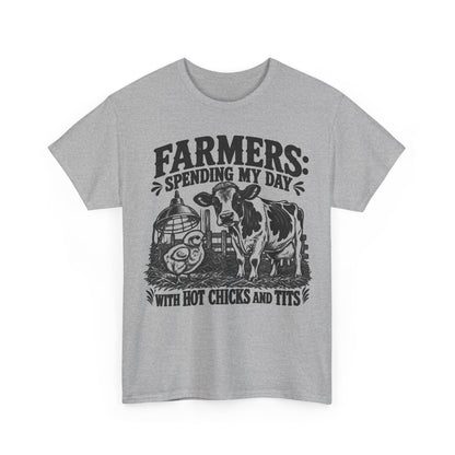 Hot Chicks and Tits – Gildan 5000 T-Shirt | 316a